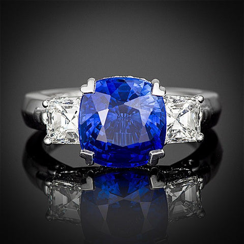 <span class="subtitlerp">Age of Romance Collection</span><br /><br />Platinum Engagement Ring Setting with 5.07 ct Cushion Sapphire